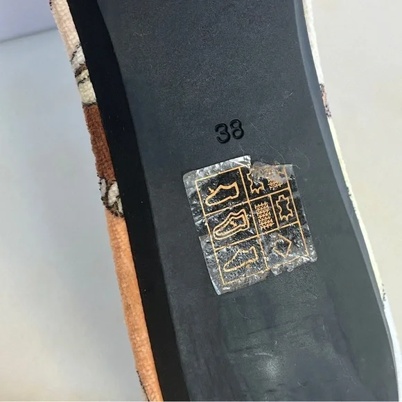 Sz. 7.5 Emilio Pucci Terry Shoes - Picture 12 of 17